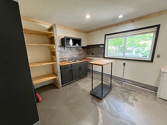 4th image of 22721 Rosewood Ave