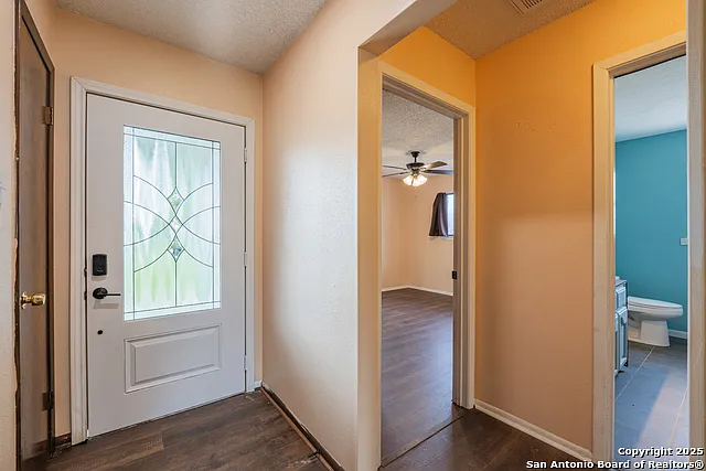 1002 River Oak Main House Seguin Ter #MAIN HOUSE — Photo 11