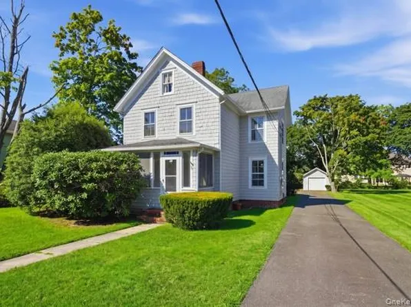 36 Railroad Ave., Center Moriches, NY 11934