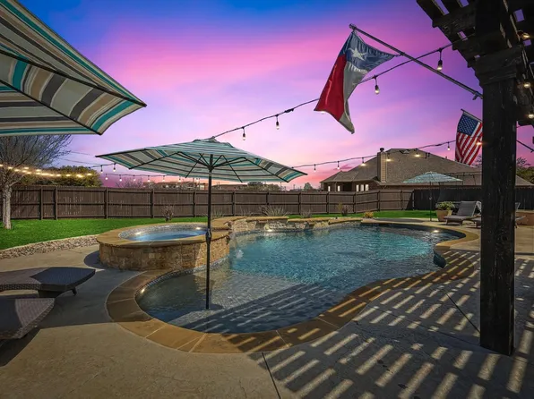 2041 Mountain Hawk Dr, Fort Worth, TX 76177