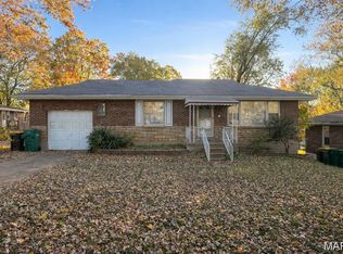 1100 Ashford Dr, Saint Louis, MO 63137