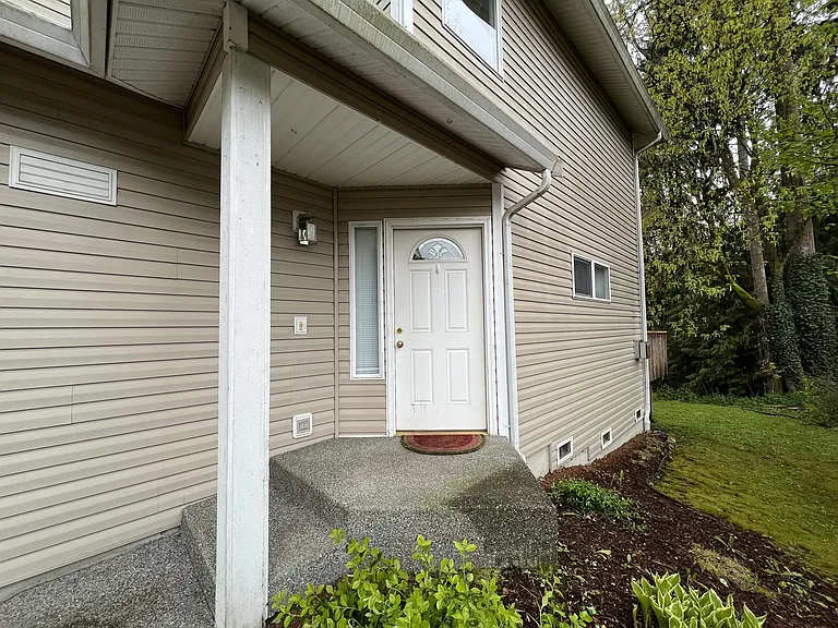 414 91st Ave SE #B — Photo 4