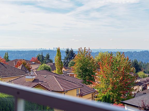 2nd image of 2570 Diamond Cres