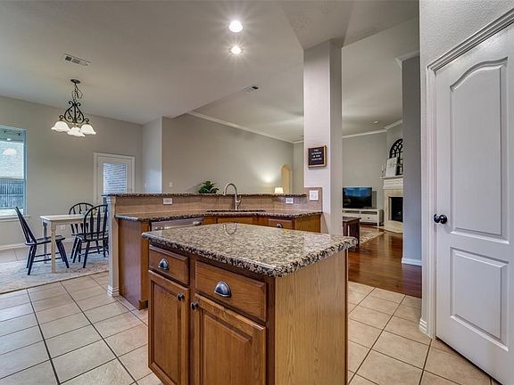 2nd image of 2001 Sundown Dr