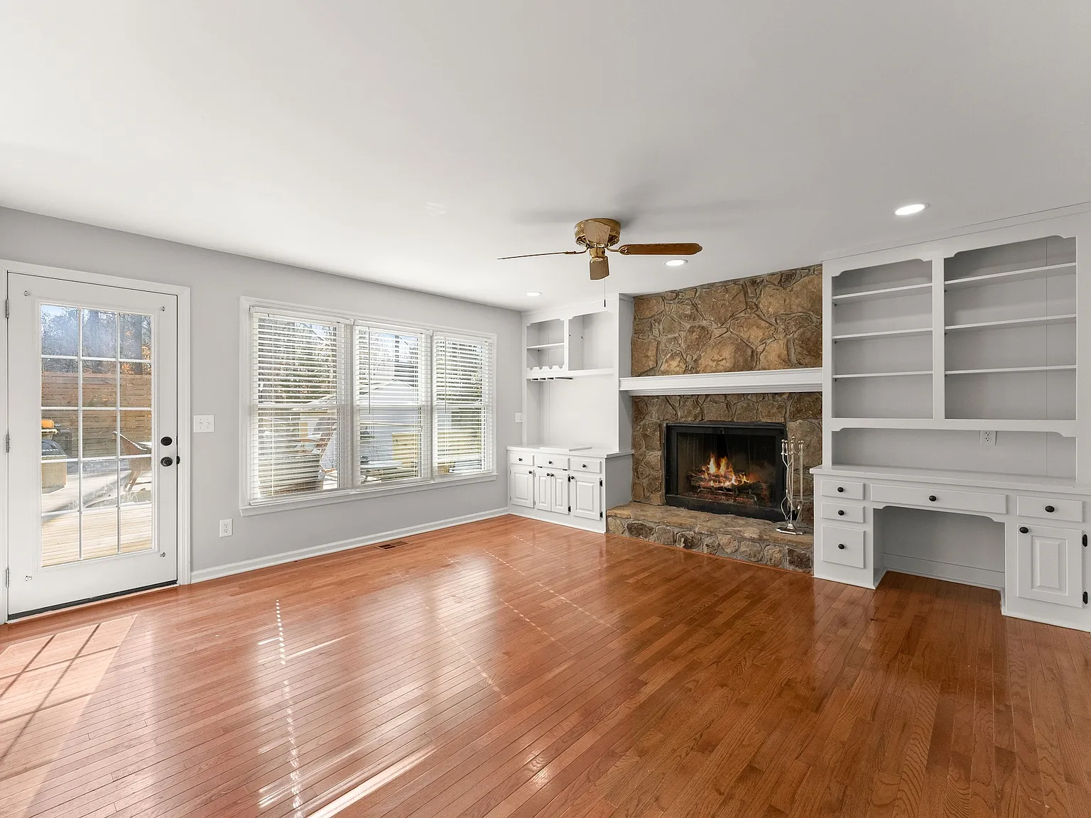 4 bed, 2363 sqft, $3,400 — Photo 4
