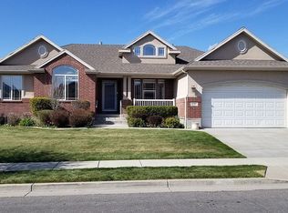 237 W Venenzio Ln, Centerville, UT 84014