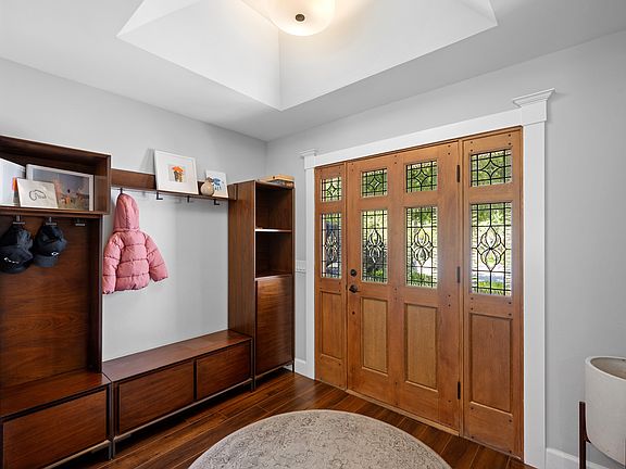 5th image of 3303 Park Vista Dr