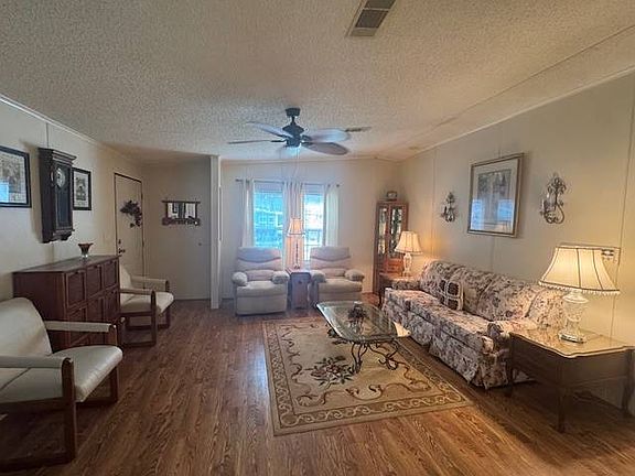 4th image of 1844 Persimmon Cir