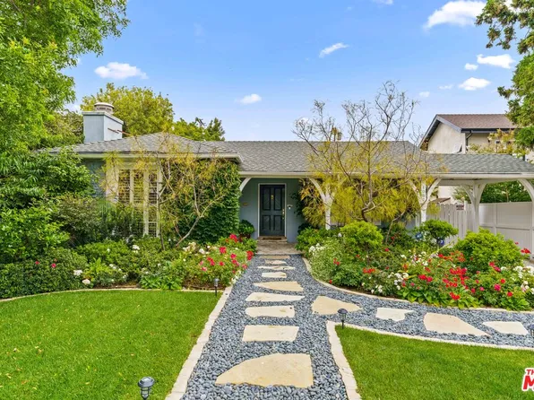 10320 Rossbury Pl, Los Angeles, CA 90064