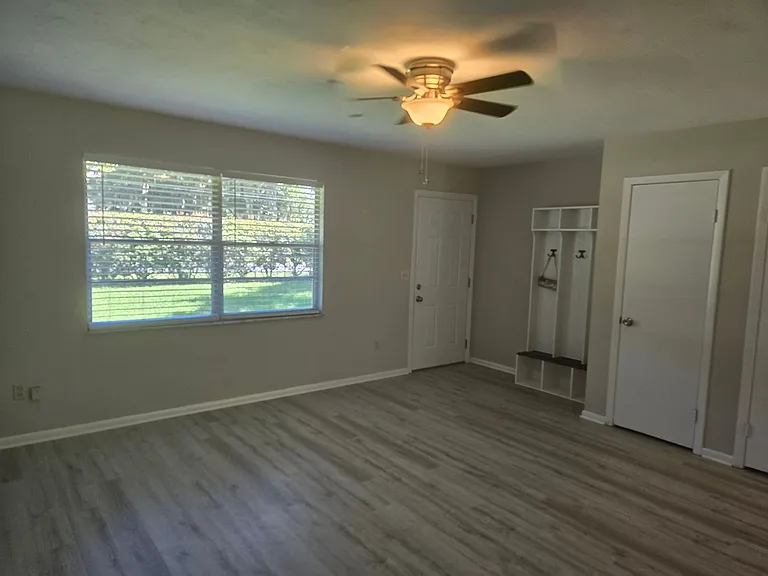 6853 Grove Rd — Photo 6