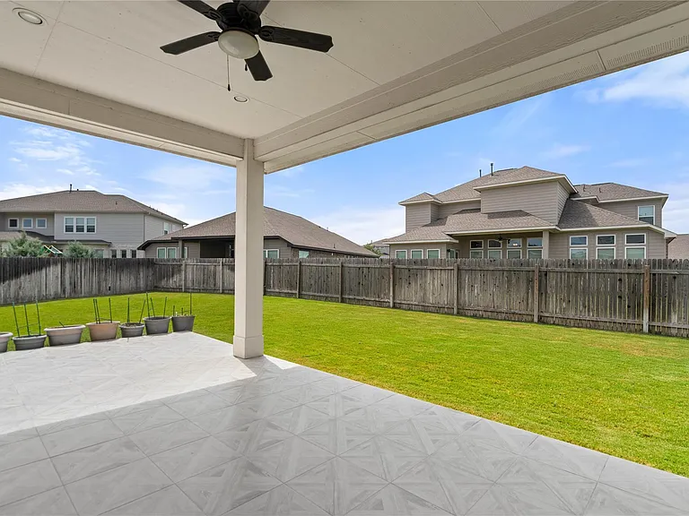 20700 Matts Cv — Photo 36