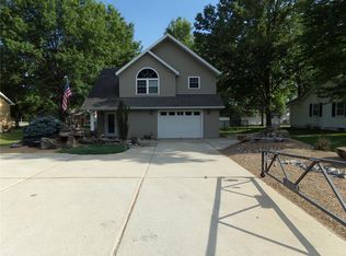 18402 State Route 15, Nashville, IL 62263