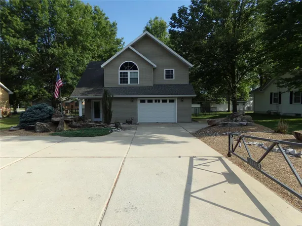 18402 State Route 15, Nashville, IL 62263