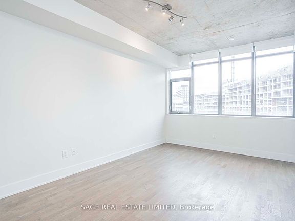 5th image of 90 Trinity St #305