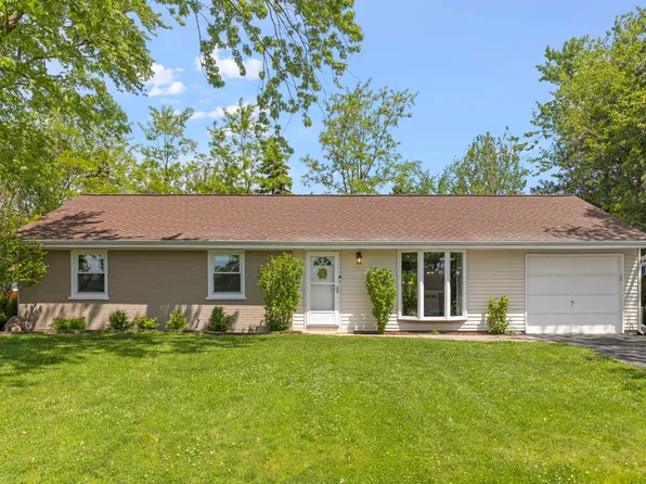 1002 Juniper Ln, Darien, IL 60561