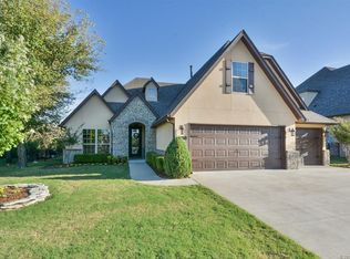 8302 E Greeley Pl, Broken Arrow, OK 74014