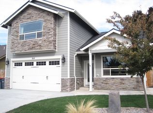 864 Virginia Dr, Central Pt, OR