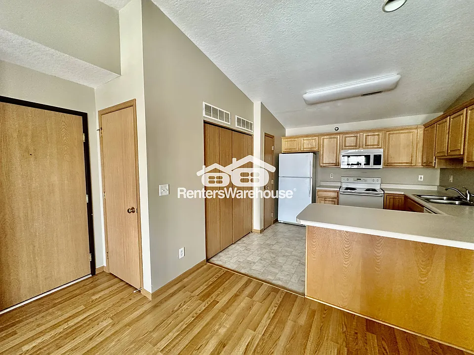 5924 Sutton Pl #10