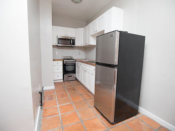 4th image of 729 S St Andrews Pl APT 203