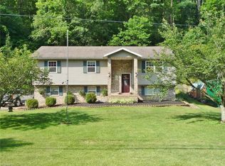 256 Red Hill Rd, Parkersburg, WV 26104