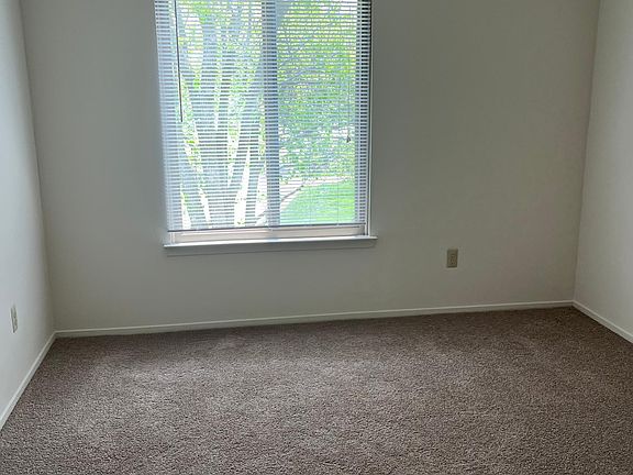 5th image of 2750 Windwood Dr
