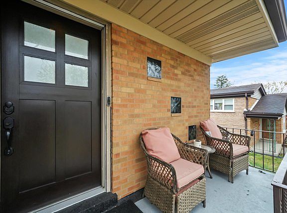 2nd image of 9629 Mason Ave