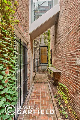 Rented by Leslie J. Garfield | media 18