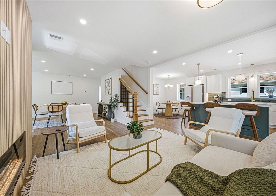 1st image of 54 Rangeley Rd #54