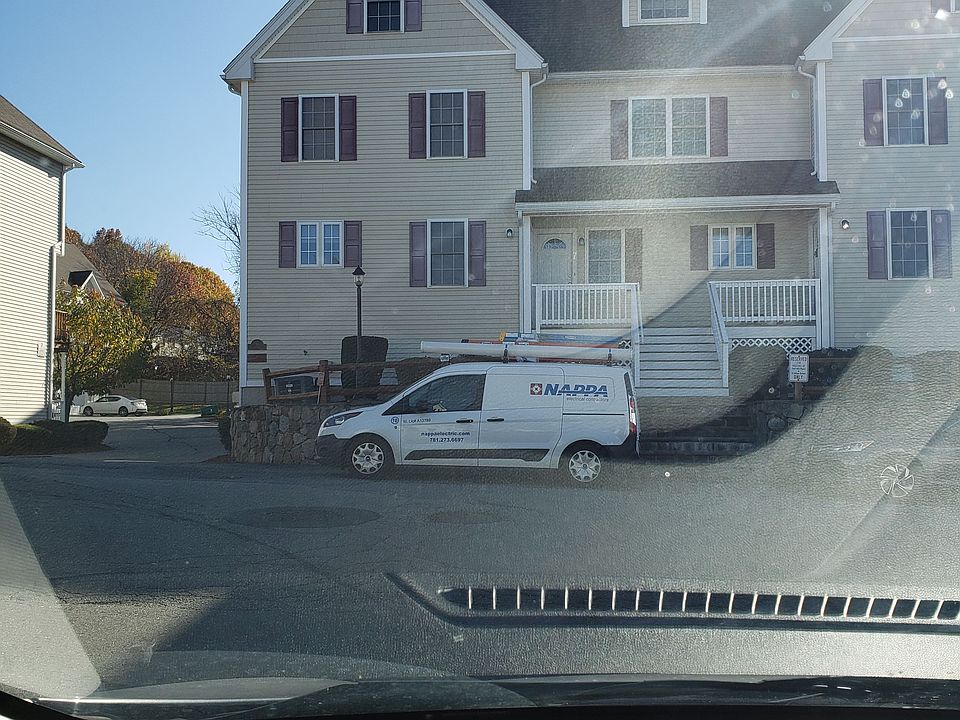 End unit pictured left