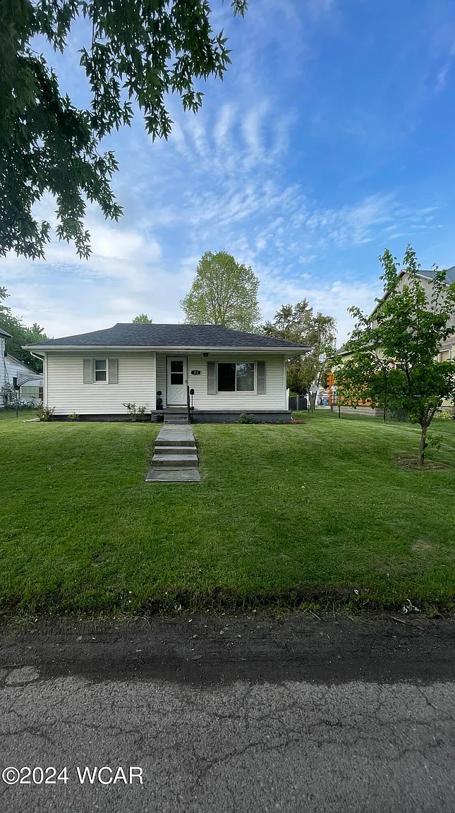 312 W Railroad St photo 1