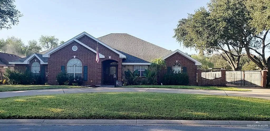 4 bed, 3.0 bath, 2505 sqft, $2,400 — Photo 1