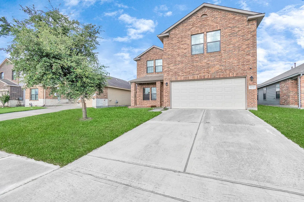 Building Photo - 5635 Round Robin Dr