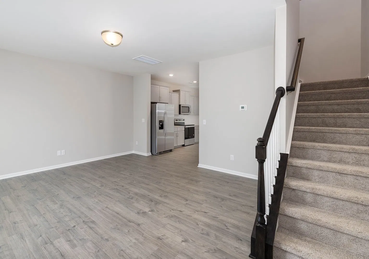 Beautiful 3bd/2.5bth Townhome - Villages At Mallard Creek - Ready Now — Photo 4