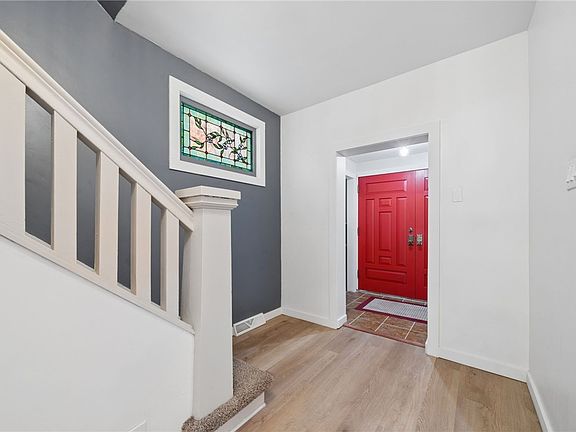 4th image of 1621 Leishman Ave