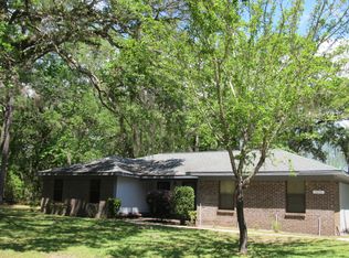 2416 E Bay Loop Rd, Freeport, FL 32439