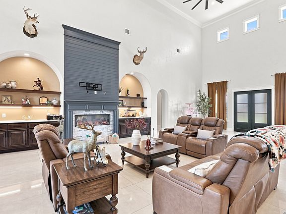 5th image of 14906 Somerset