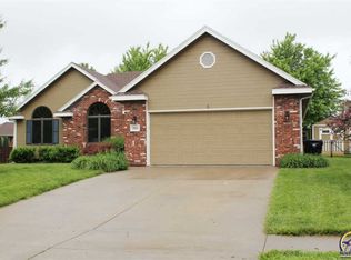 7802 SW 27th St, Topeka, KS 66614