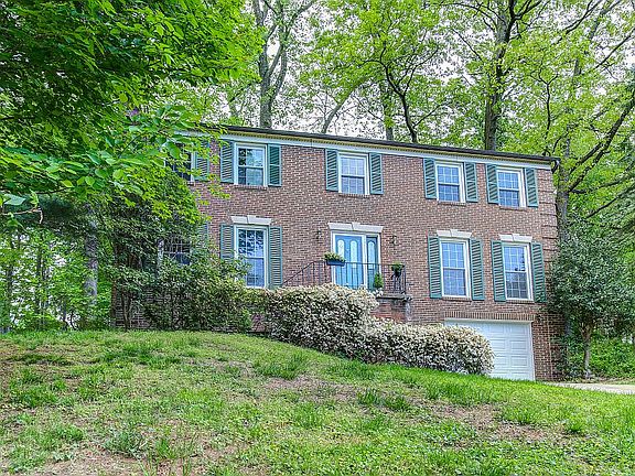 3rd image of 16829 Malabar St
