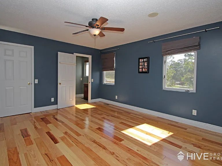 1041 Oak View Ct — Photo 9