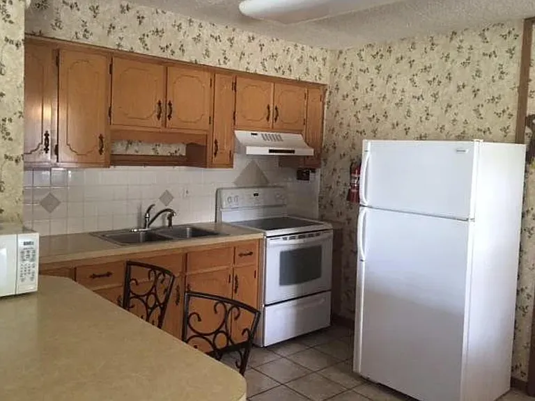 2615 Lane St — Photo 3
