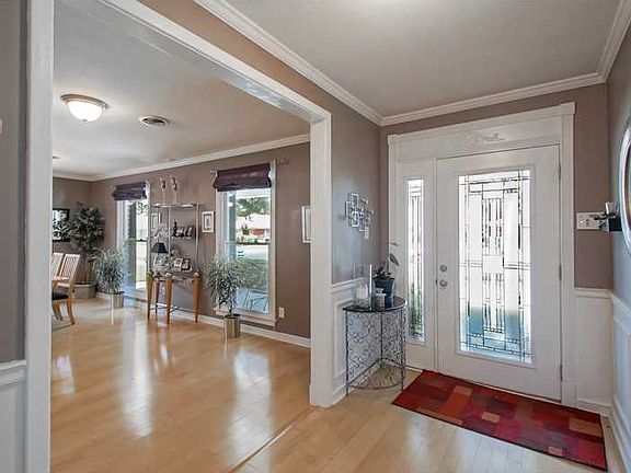 3rd image of 3027 Metairie Ct