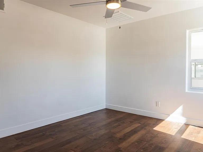 137 N Magnolia Ave — Photo 17