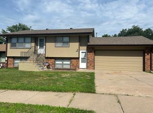 5524-5526 S 42nd Street Ct, Lincoln, NE 68516