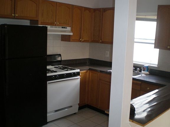 3rd image of 68 Dales Ave
