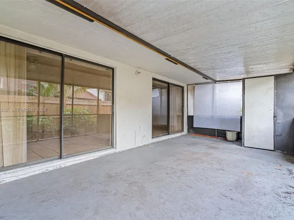 6916 SW 37th St, Hollywood, FL 33023