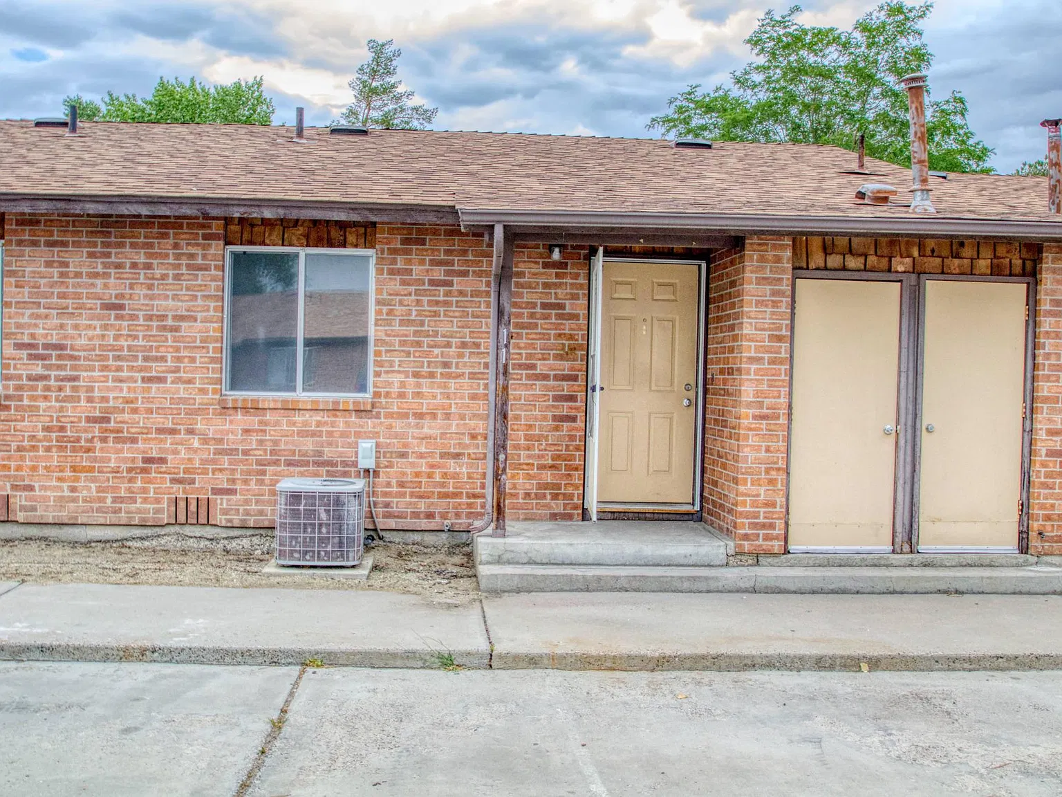 2 bed, 800 sqft, $1,295 — Photo 1