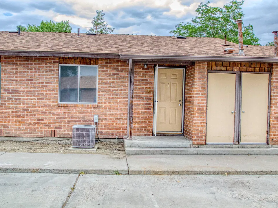 380 Jill Ct #8