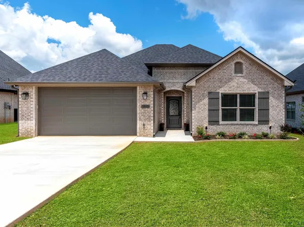 1513 Wellington Ln, Longview, TX 75605