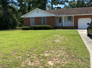 12400 McKinnon Dr, Laurinburg, NC 28352