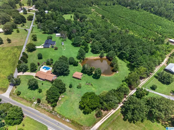 18 Clemeul Dr, Piedmont, AL 36272